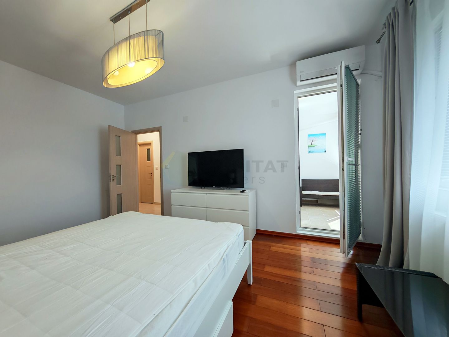 🏙️ Garsonieră modernă și aerisită de închiriat – Complex Noor Azur, Titan - Poză 10