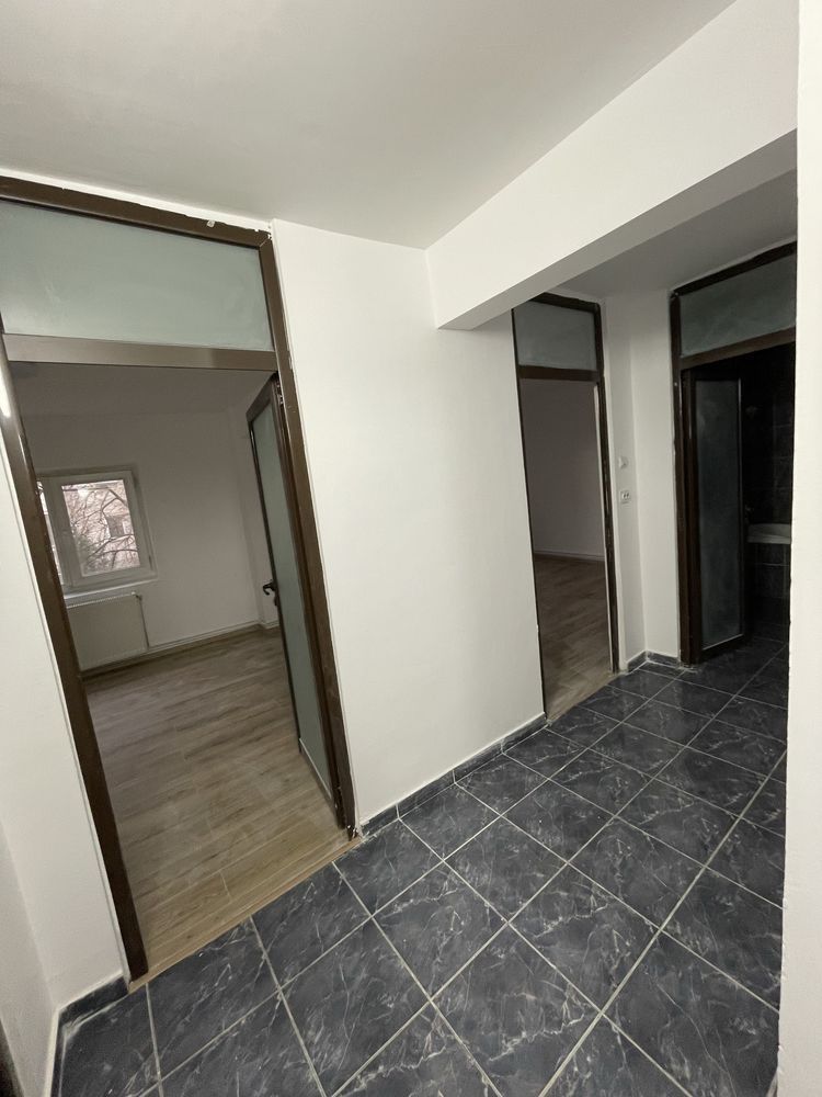 De vanzare apartament 3 camere Virtutii - Poză 4