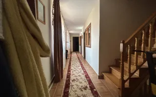 „Vilă cu piscină și teren 1.400 mp în zona Mal, Onești - Poză 19