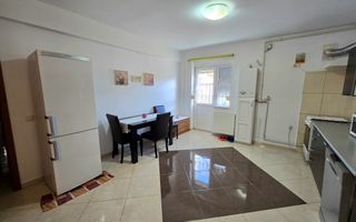 Apartament cu 2 Camere, Bloc cu Lift, Zonă Ultracentrală - Poză 1