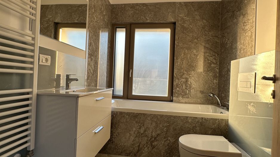 Casa cu 5 camere - Dumbarvita - Poză 24