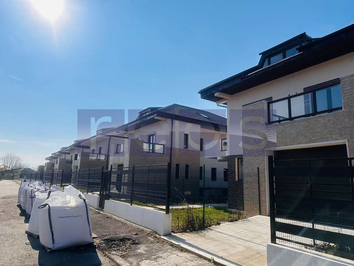 VILA DE VANZARE IN COMPLEX REZIDENTIAL | CREVEDIA | 4 CAMERE - Poză 6