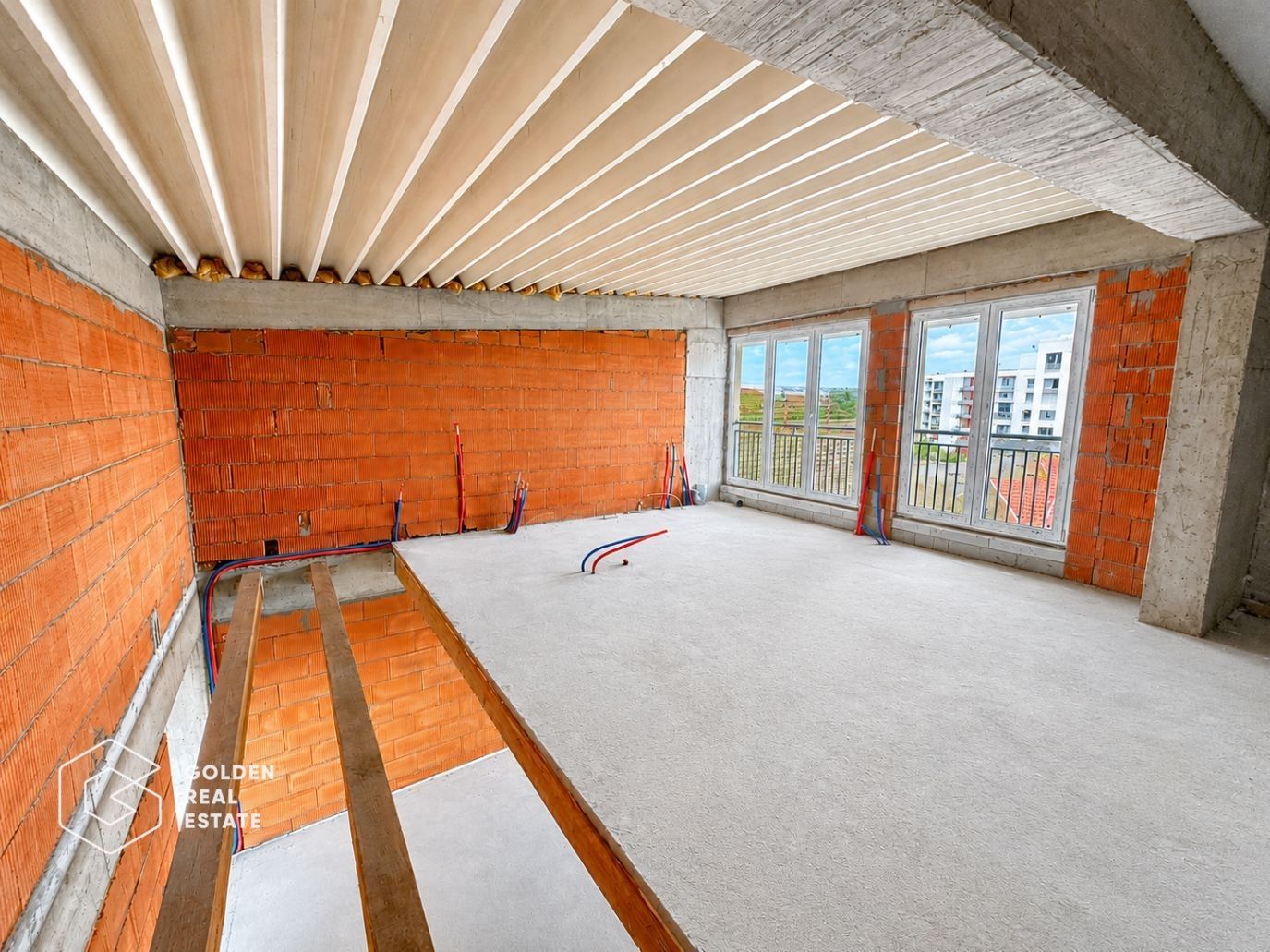 Penthouse cu potential exceptional, la rosu, 170mp, mansardabil pana la 300mp - Poză 9