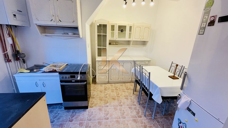 Casa 3 camere , 74 mp , loc de parcare Zona Ultracentrală! Negociabil - Poză 8