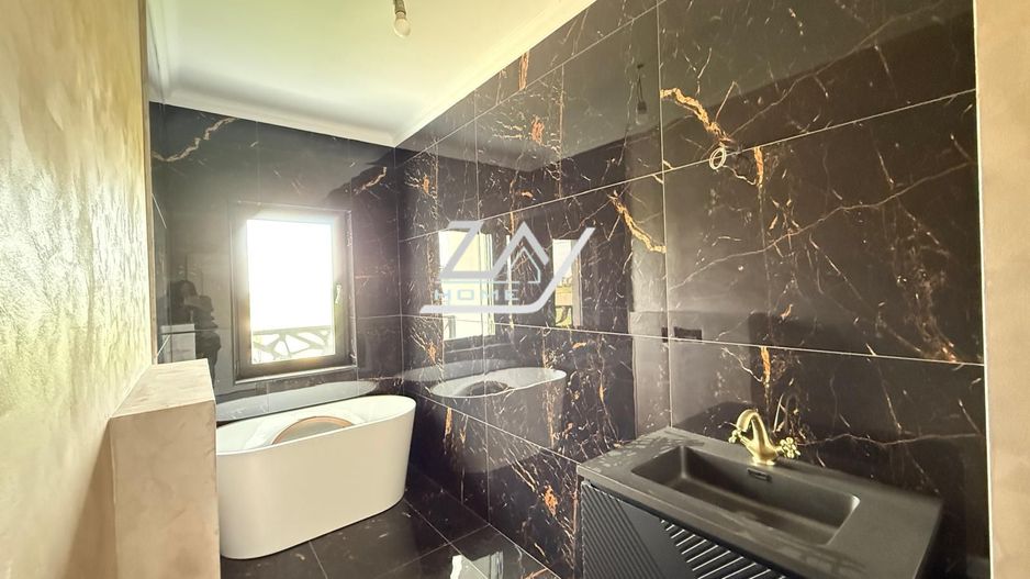 Duplex finalizat despartit prin camera tehnica. 3 dormitoare. 2 balcoane. - Poză 14