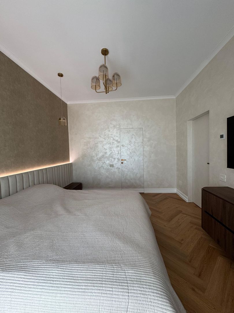 Vila mobilata ultra lux, curte mare, parcare acoperita-500 mp teren - Poză 16