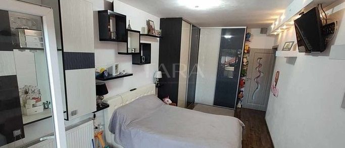 Apartament decomandat 2 camere in Sannicoara - Poză 2