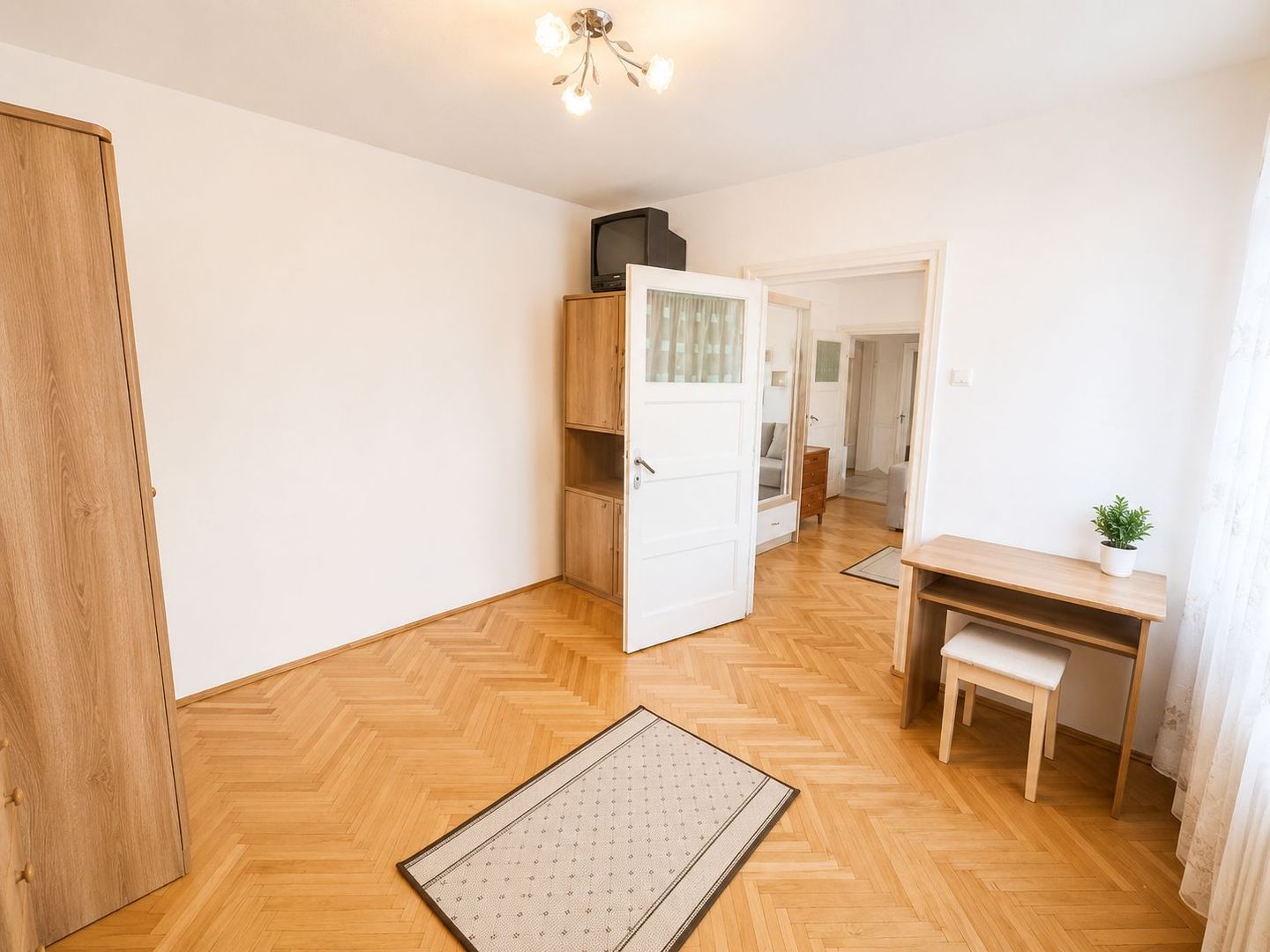 Apartament 2 camere decomandate | Ultracentral | Etaj 1 | P-ta Mihai Viteazu - Poză 3