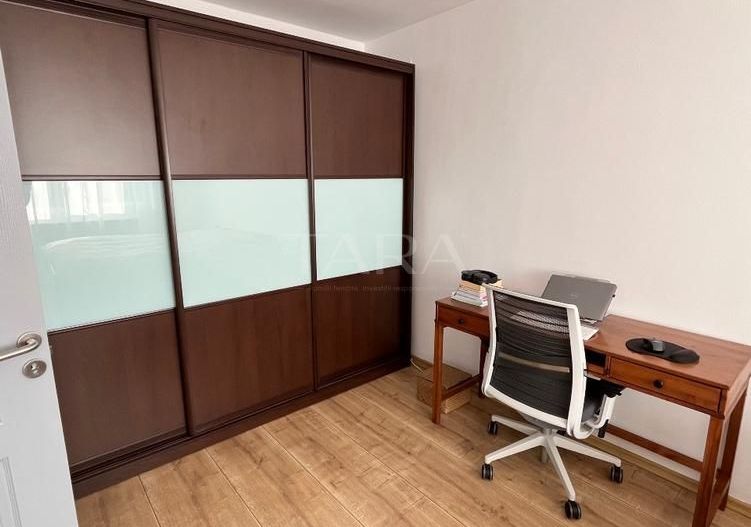 Vând apartament 3 camere, 64 mp + balcon, mobilat, utilat. - Poză 12