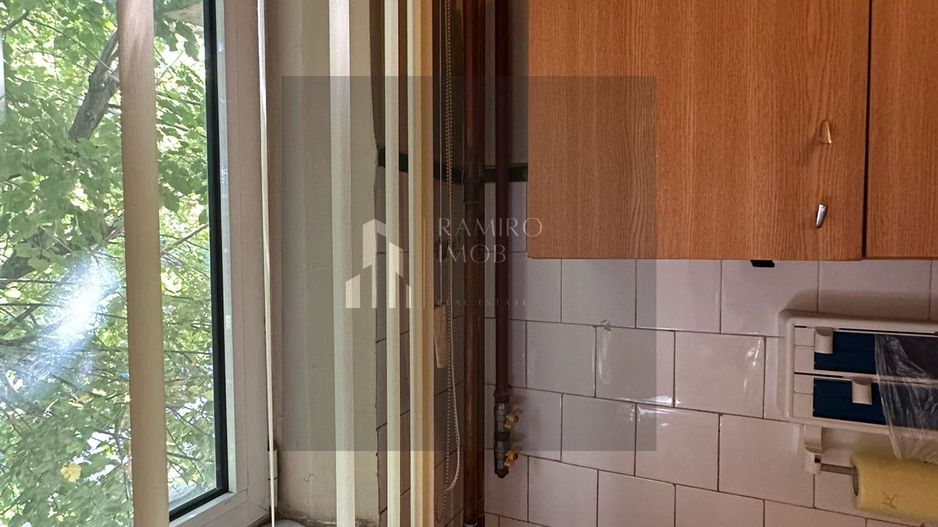 Apartament 3 camere Piata Progresul /etaj 2 - Poză 8