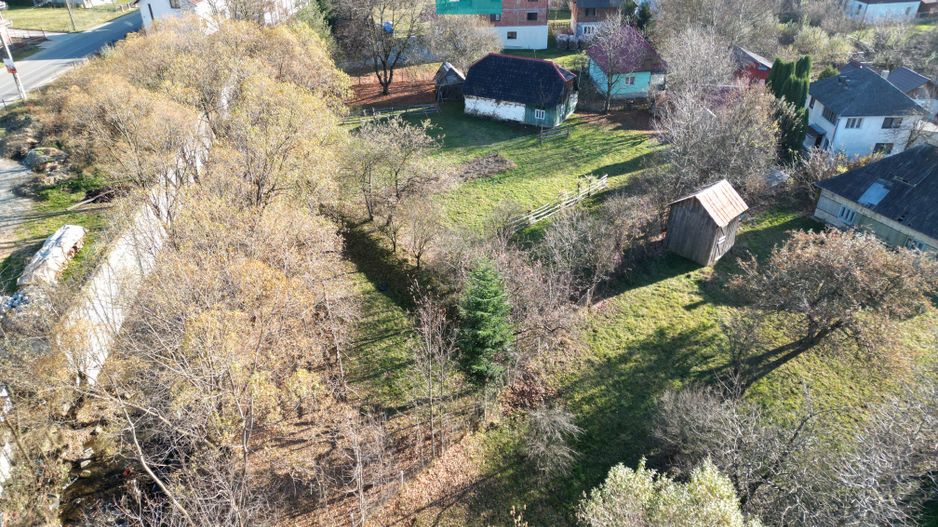 Casă de lemn, cu teren în Borșa - Poză 24