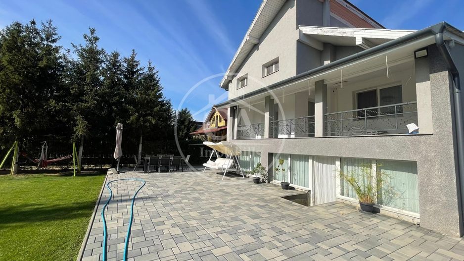 Casa de vanzare cu 10 camere in Santandrei, Bihor - Poză 3