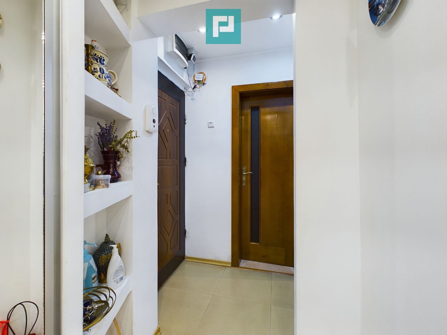 Apartament 3 camere, etajul 1, zona Alfa - Poză 4