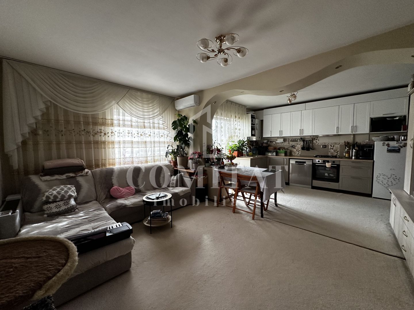 Apartament 3 camere | Etaj intermediar | Parcare | Cartier Terra - Poză 1