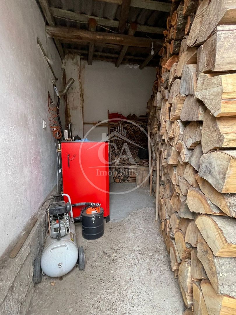 Casa de vânzare cu 8 camere de tip P+E+M in zona Rogerius, Oradea - Poză 28