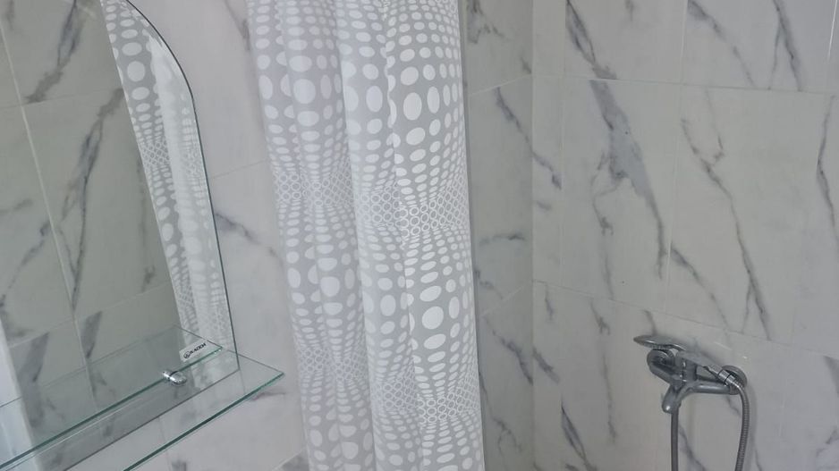 Apartament central cu o camera si loc de parcare - Poză 10