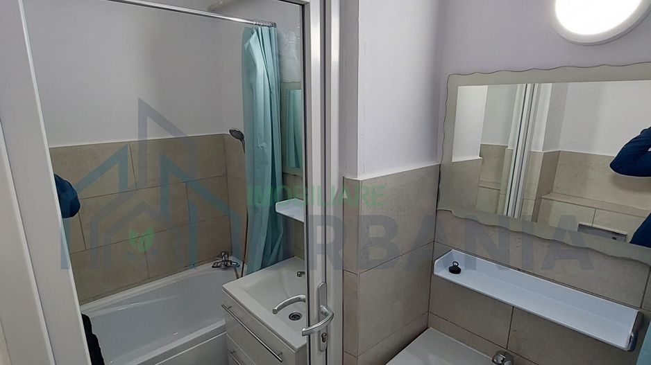 Apartament 3 camere, renovat complet, mobilat și utilat, lângă Colegiul Național „Mihail Sadoveanu”, Pașcani, cu pod pe toată suprafața - Poză 4