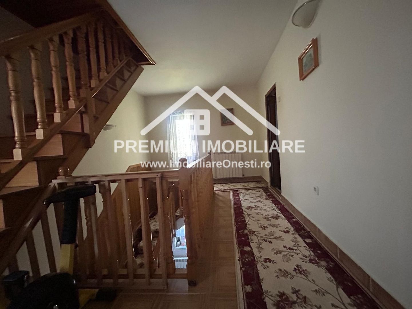 „Vilă cu piscină și teren 1.400 mp în zona Mal, Onești - Poză 30