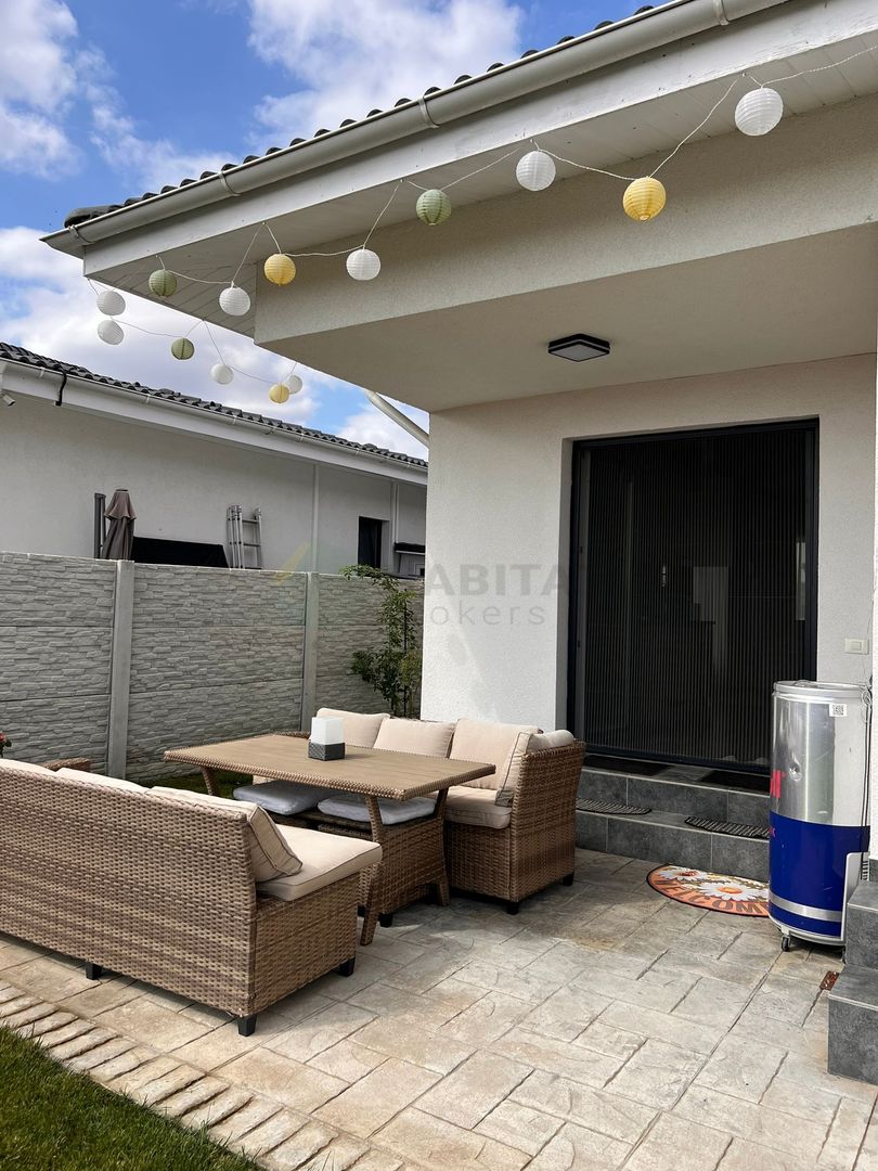 Casă individuală cu 4 camere în cartierul Aerocity, Tunari - Poză 18