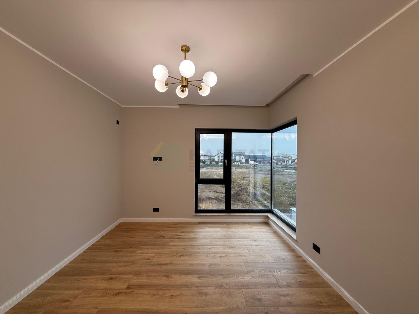 Vila individuala 5 camere Tunari 1 Decembrie - Poză 36