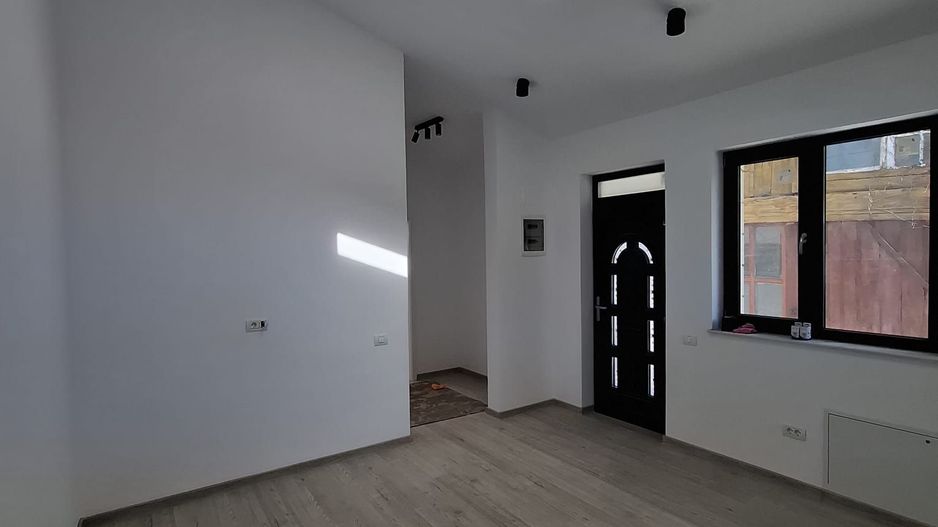Apartament 2 camere in Vila , Centrala Proprie , Totul Nou L354 - Poză 5