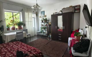 Apartament 3 camere, clădire istorică, centrul Iașului – 70 mp, potențial lux/business - Poză 1