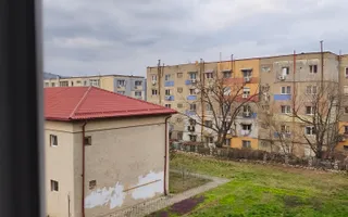 Mic la întreținere, bun la randament: apartament în Orșova - Poză 31