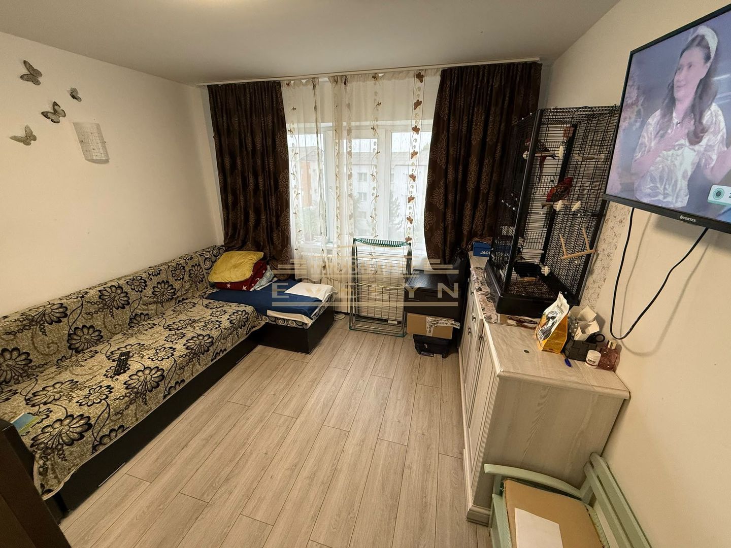 Apartament cu 3 camere, renovat integral, mobilat și utilat - Poză 4