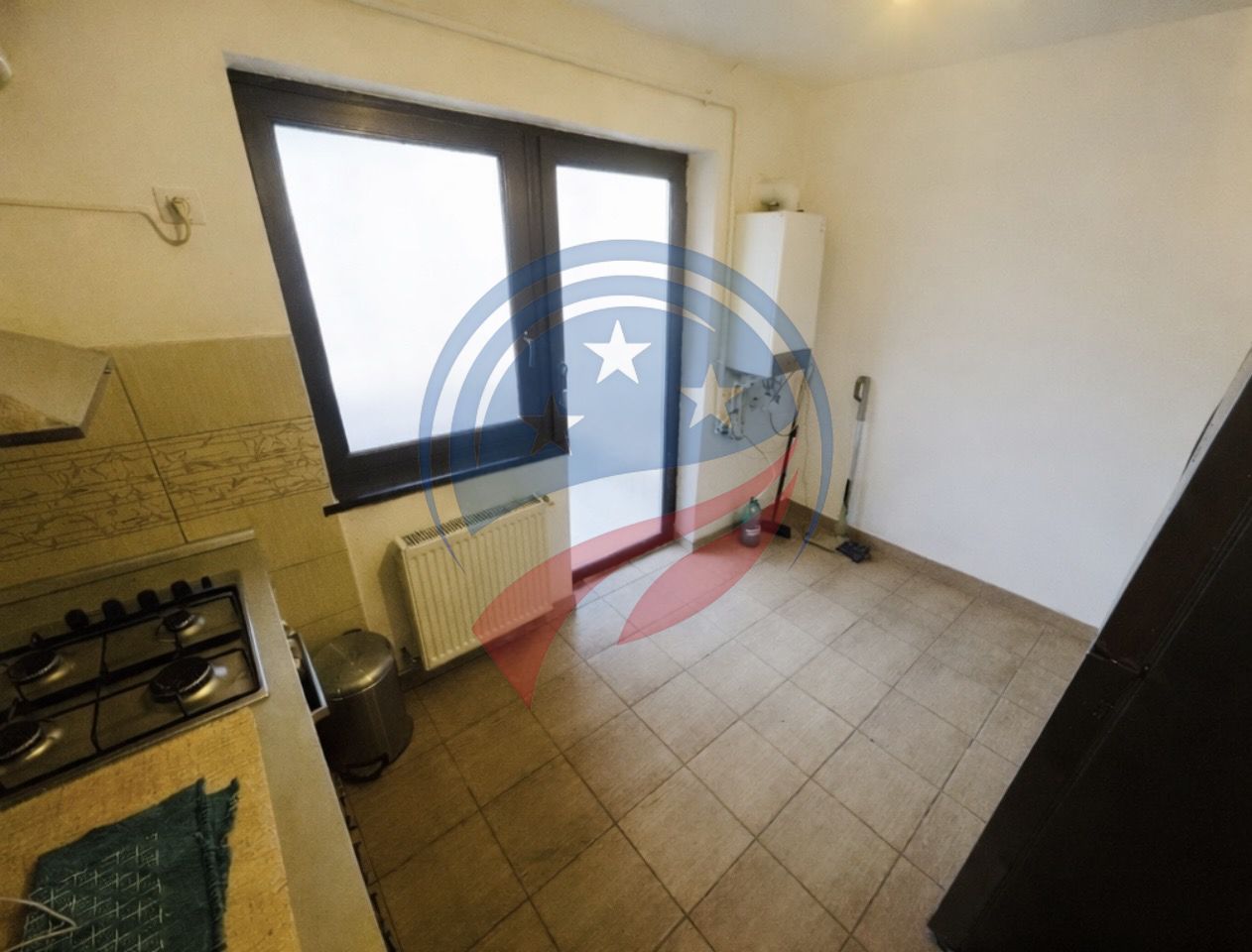 Apartament spațios cu 3 camere, etaj 1, zonă centrală – ideal pentru familie - Poză 2