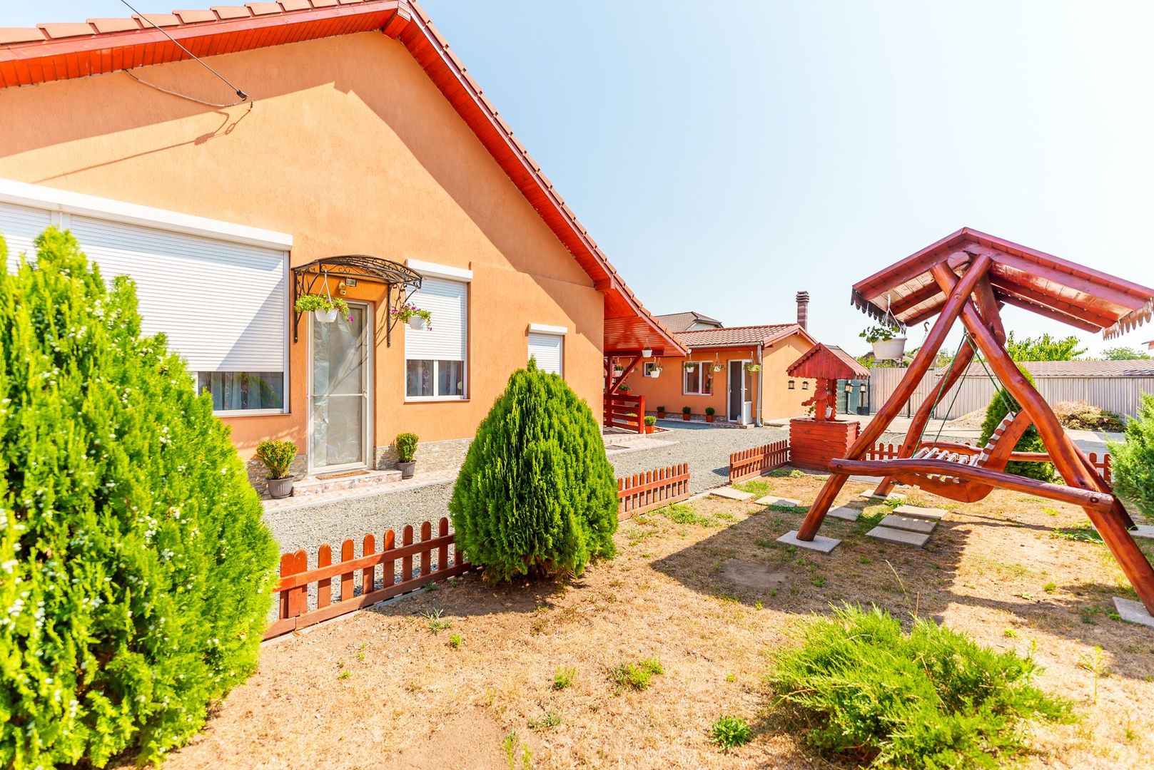 Casă spațioasă la sol în Macea - Poză 1