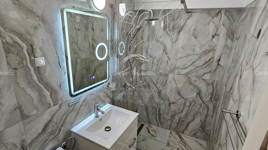 Apartament cu 2 camere ultracentral etaj 1 renovat mobilat utilat - Poză 14