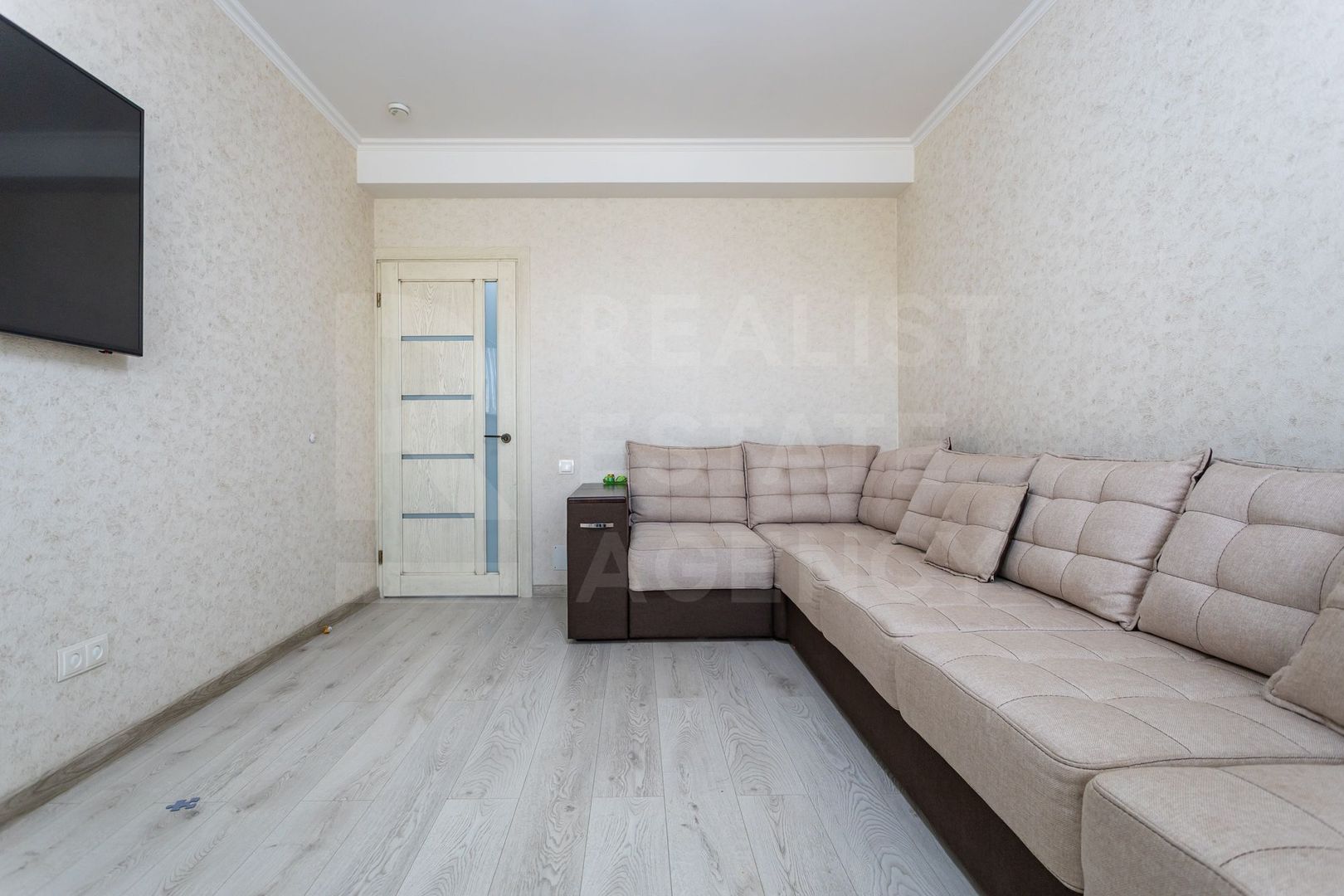 Vânzare, apartament, 3 camere, str. Ginta Latină, sectorul Ciocana - Poză 2