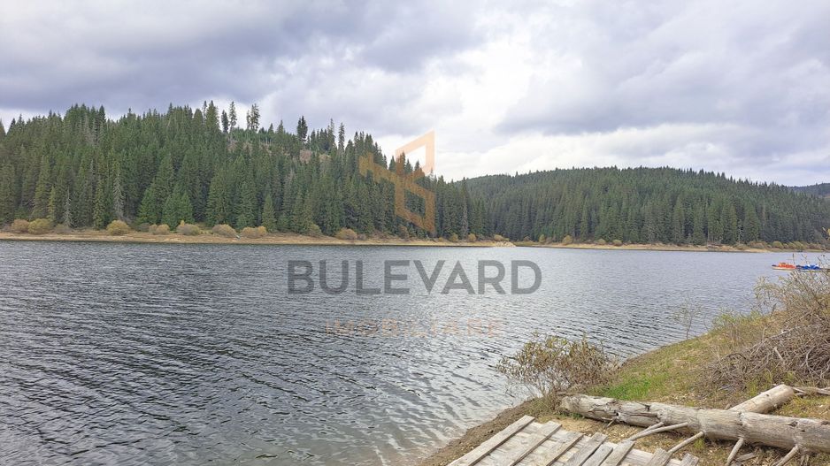 Proprietate unica! Teren generos cu iesire la lac! - Poză 13