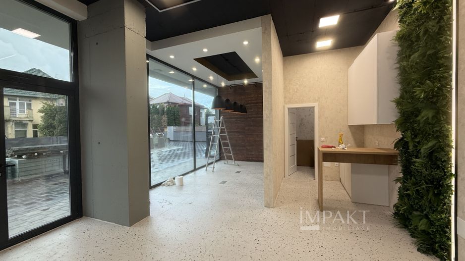 Spatiu comercial vitrat si finisat in Andrei Muresanu - Poză 6