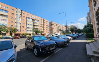 Centrul Civic ,str Toamnei apartament 3 camere cf I dec - Poză 1