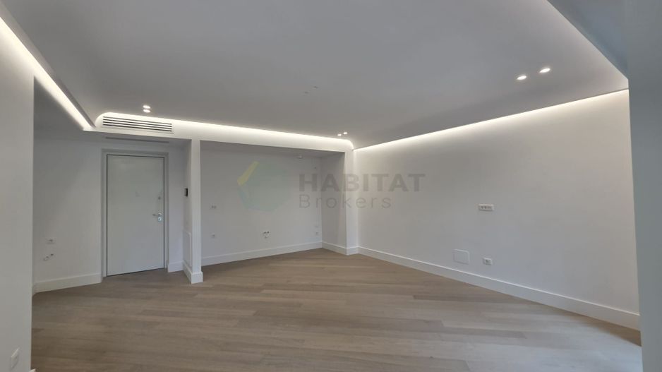 Cortina 126 – Erou Iancu- Nicolae Apartament 2 camere | Parcare inclusă | - Poză 3