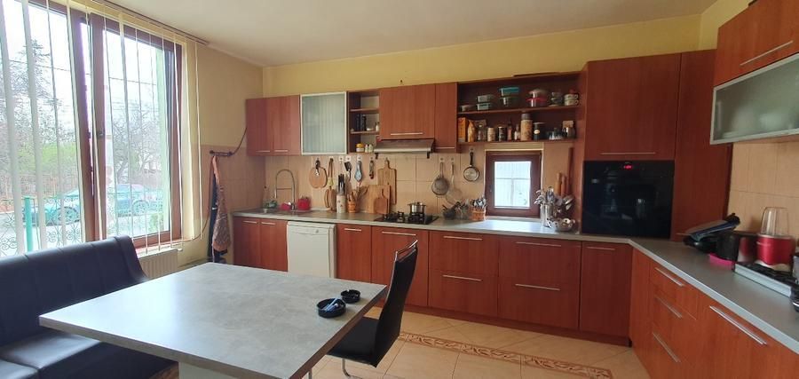 Casa spațioasă  P+1E,526 mp teren-strada liniștită. - Poză 8