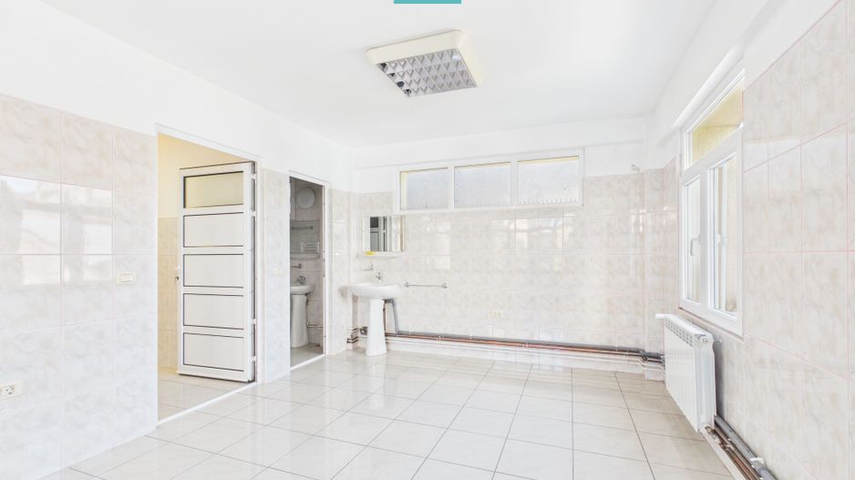 Imobil central cu destinație medicală, Arad - Poză 12