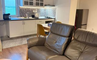 Garsoniera spatioasa, aproape de aeroport - Poză 2