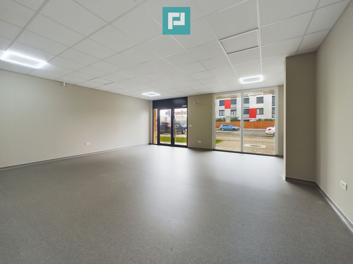 Spatiu comercial 60 mp - Poză 1