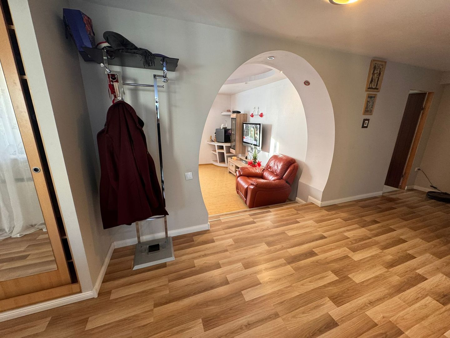 Casa 9 camere Glina 350 mp utili 1000 mp teren - Poză 9