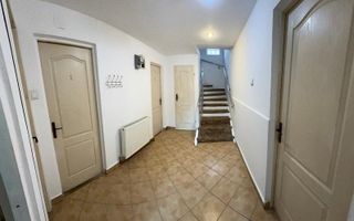 Vilă spațioasă, 6 camere, Copou -Sărărie - Poză 5