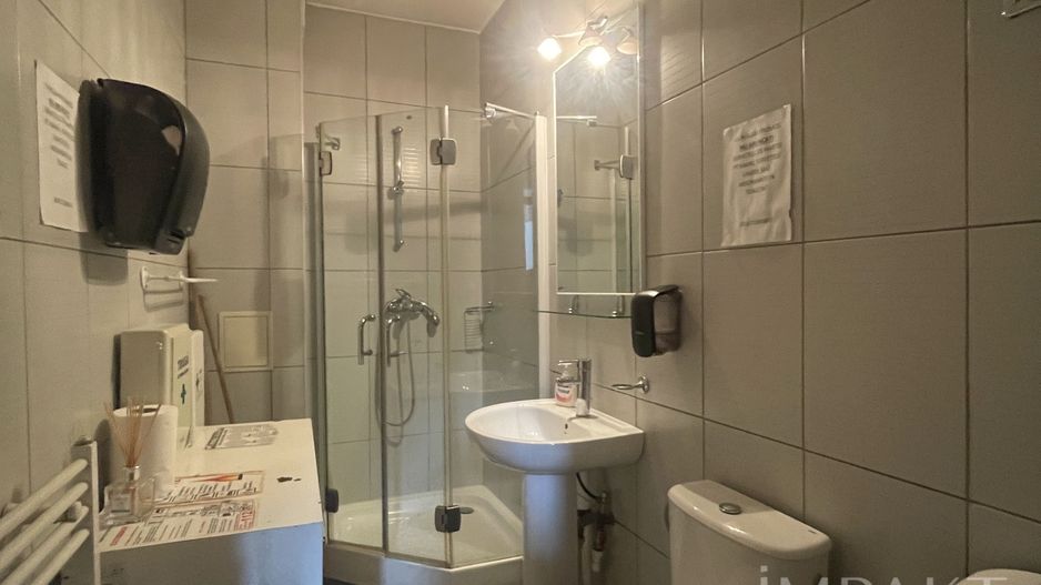 Clădire cu destinație comercială, situată într-o zonă Centrala! - Poză 6