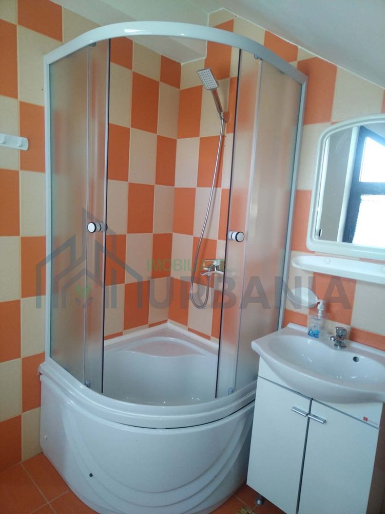 Inchiriez mansarda la casa - Poză 8