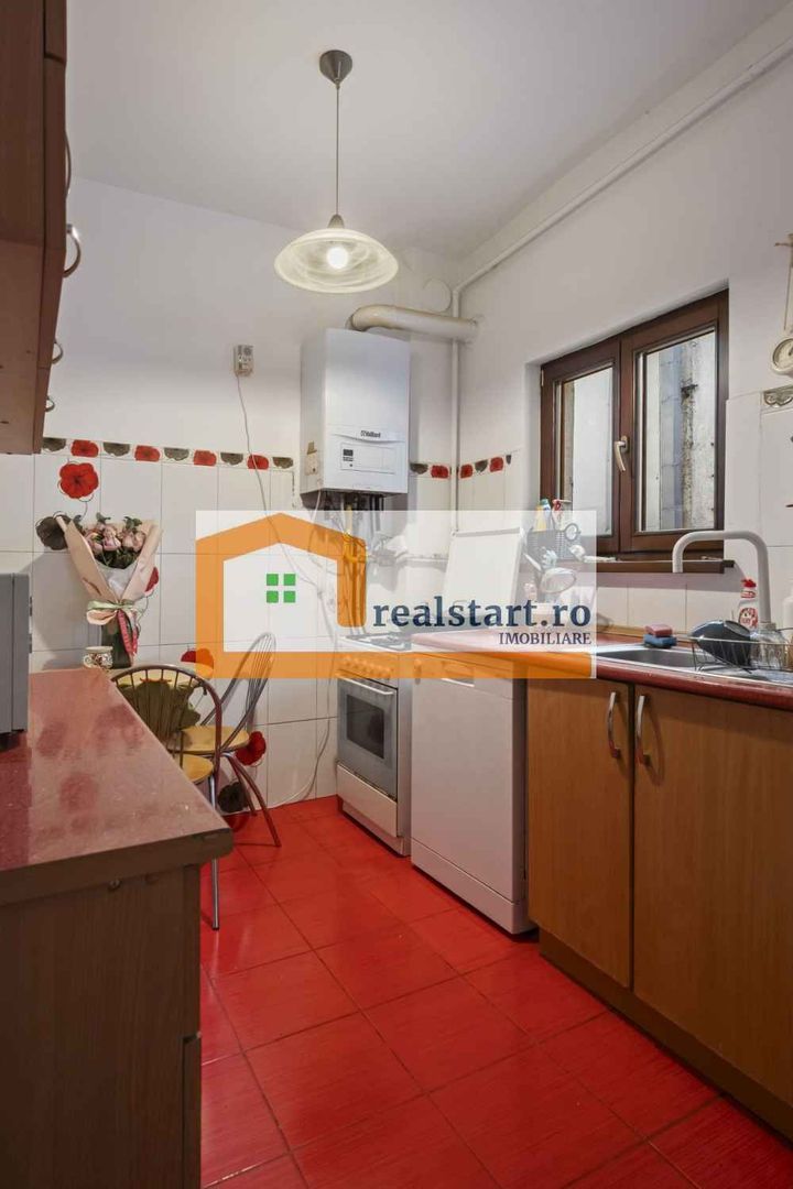 Langa Metrou, curte proprie 200mp, Garaj, 3 camere, centrala, pet friendly - Poză 12