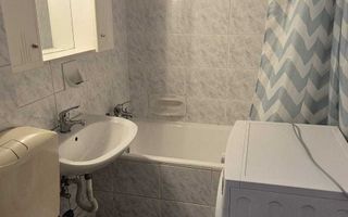 APARTAMENT 3 CAMERE SPATIOS ZONA FAVORIT - Poză 4