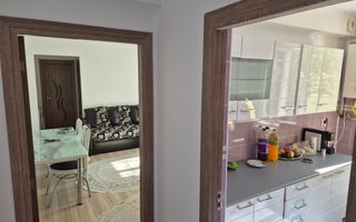 Inchiriez apartament 2 camere semi, pe Pietonala, et 1, 40mp, mobilat - Poză 7
