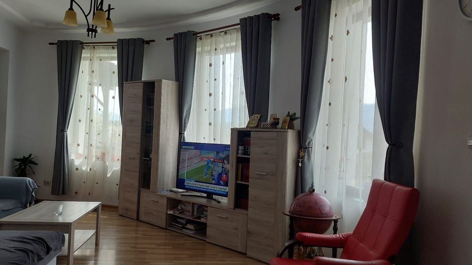 Casa solara si spatioasa, curte 700 mp - Cisnadie - Sibiu - Poză 5
