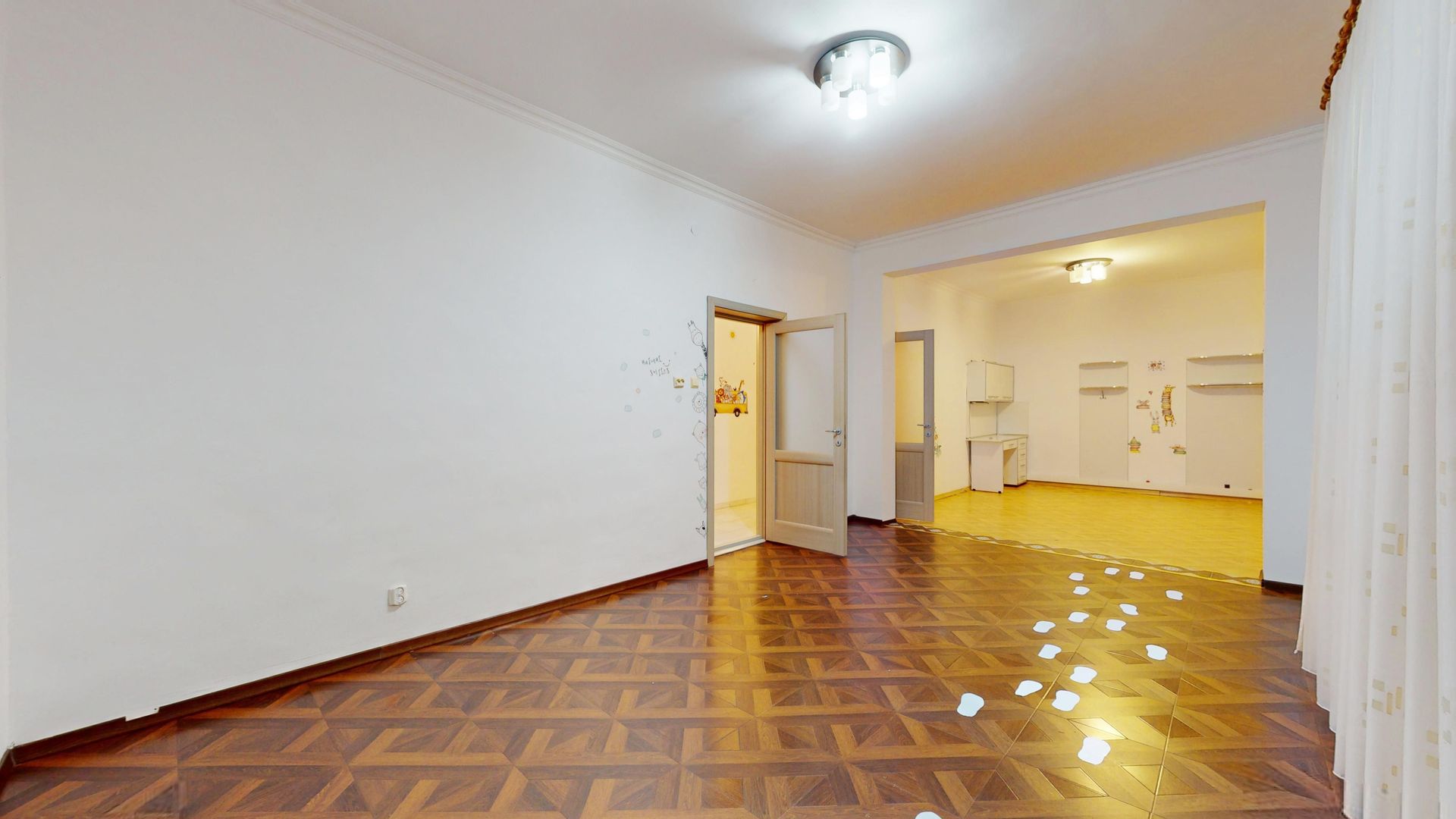 Vila cu suprafata de 360mp si teren 700mp-Racadau,vanzare sau inchirie - Poză 4