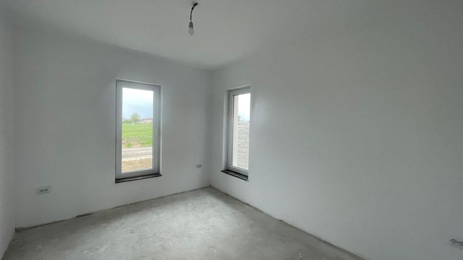Duplex 5 camere - pozitie excelenta - Mosnita Noua - Poză 6